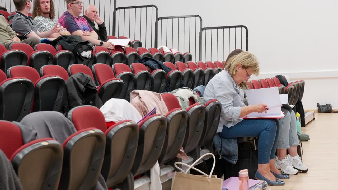 Senior education seminars, lecture hall studying, adult group learners