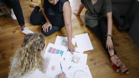 con un buen trabajo en equipo vienen grandes ideas.