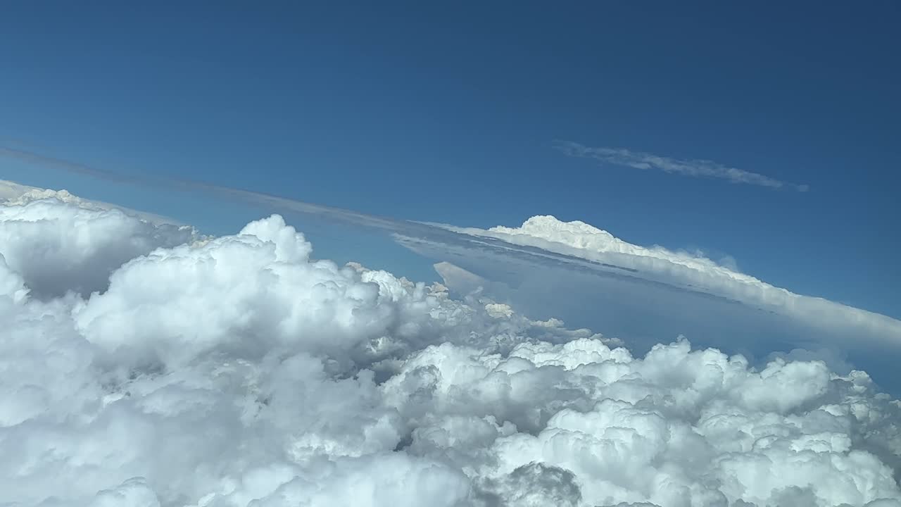 인상적 인 폭풍 하늘: 웅장 한 전시