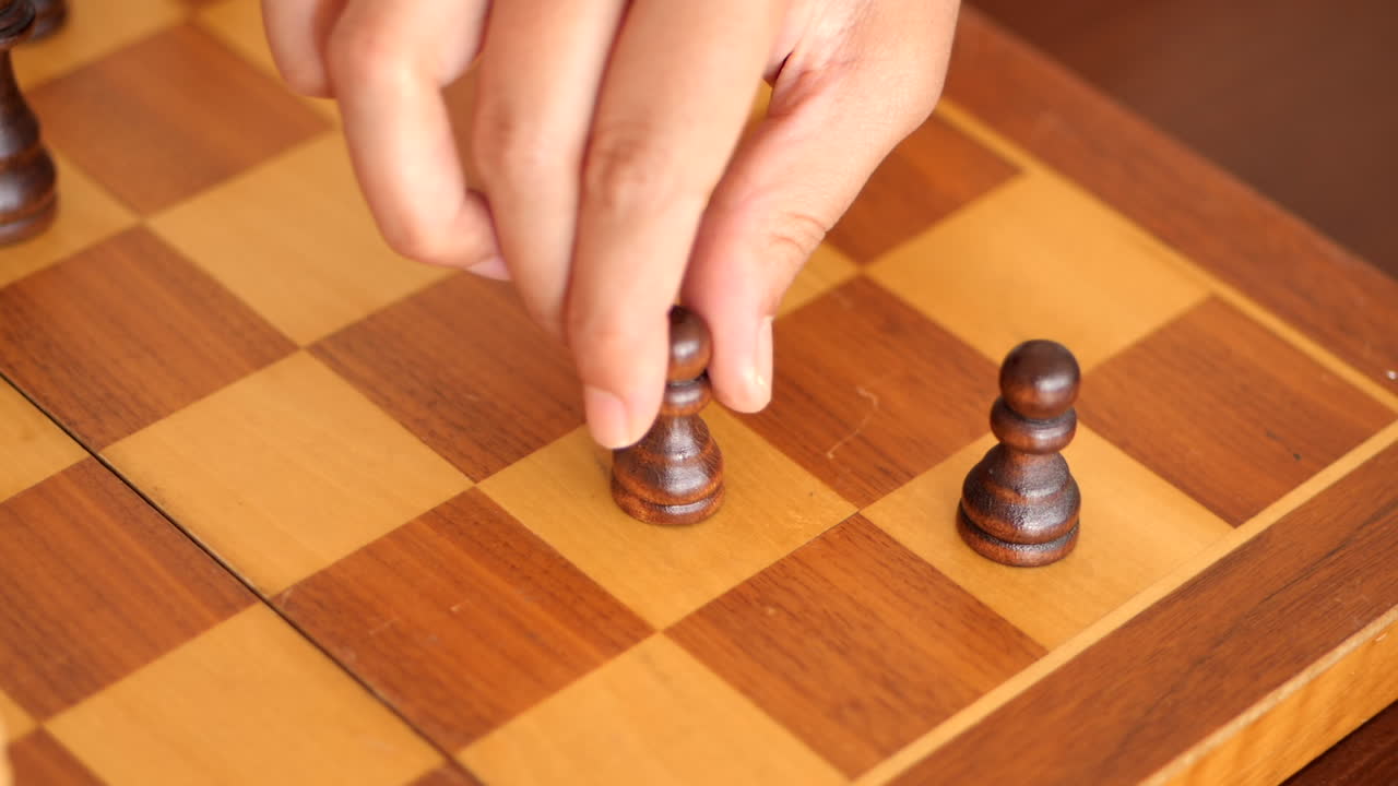 юрий шахматные фигуры