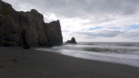 Brandung-Meeresschaum-Und-Eingehenden-Frühen-Morgenfluten-Am-Tra-Na-Mbno-Strand-Bunmahon-Waterford-Irland