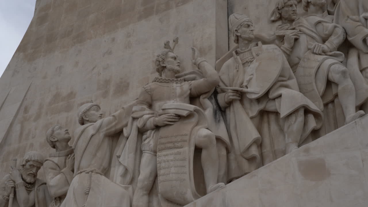 lisboa, belém, monumento a los descubrimientos imágenes del lado derecho de la estatua