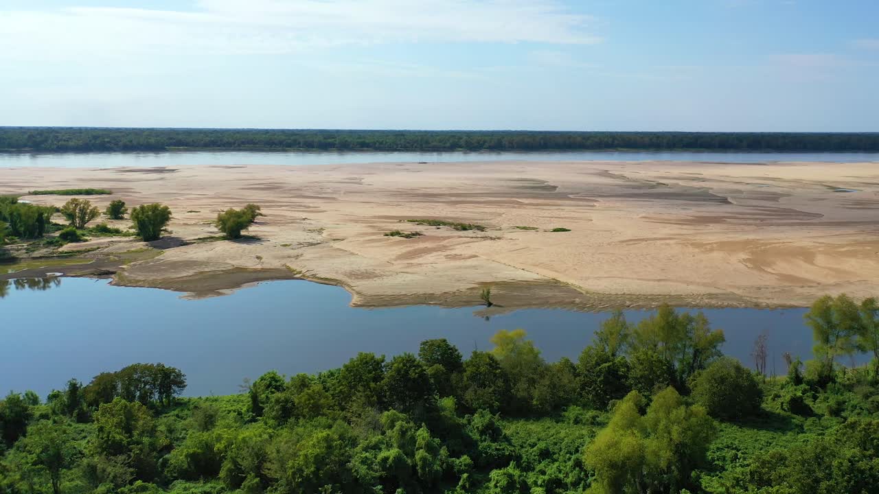 antena sobre un área natural despoblada región del río mississippi cerca de greenville mississippi