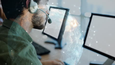 man working in callcenter