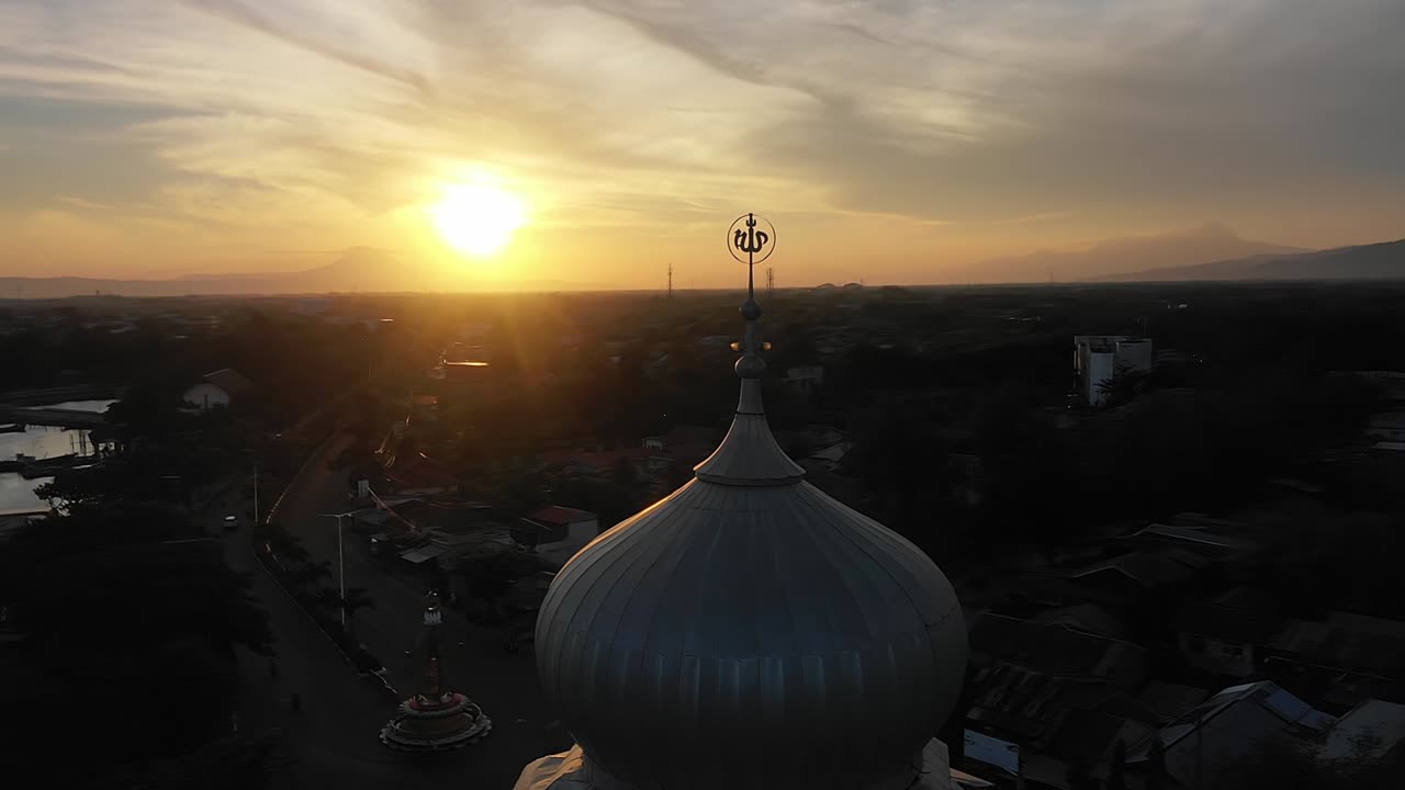 - puesta de sol tsunami aéreo mezquita de aceh