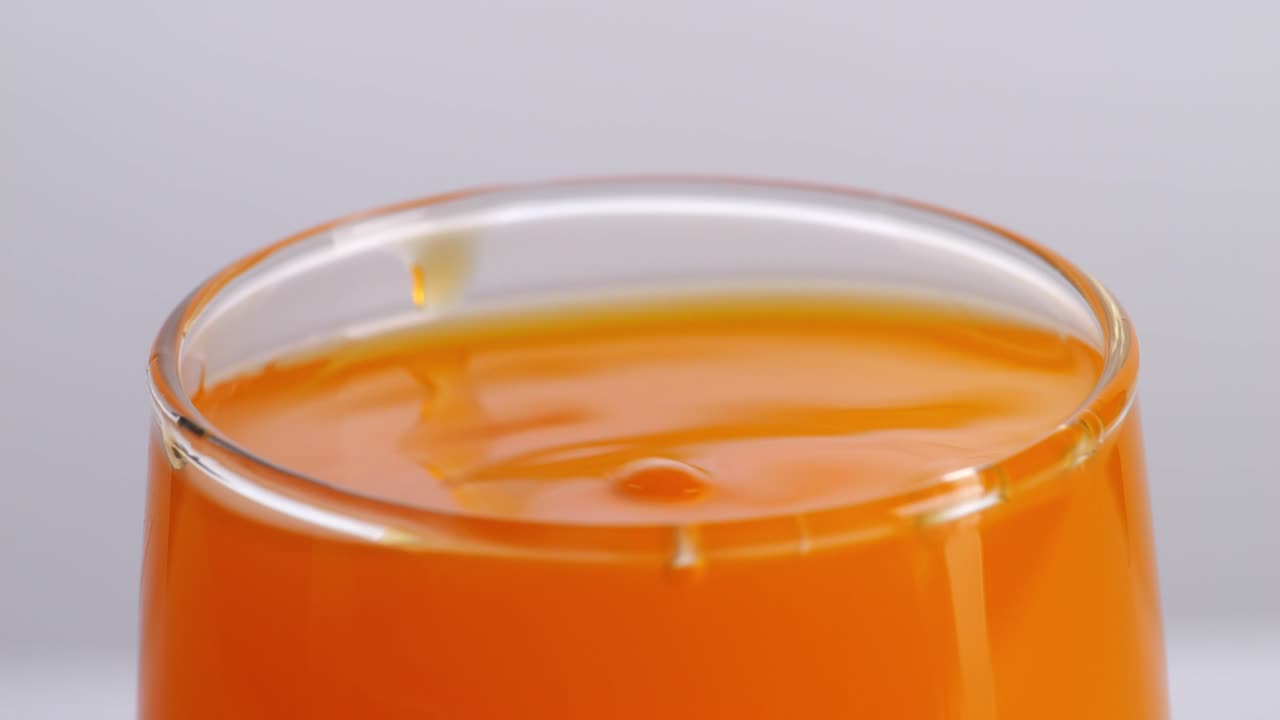 Jus d'orange en verre
