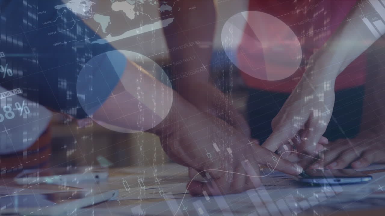 사무실에서 다양한 동료들의 손에 재정 데이터와 그래프의 애니메이션