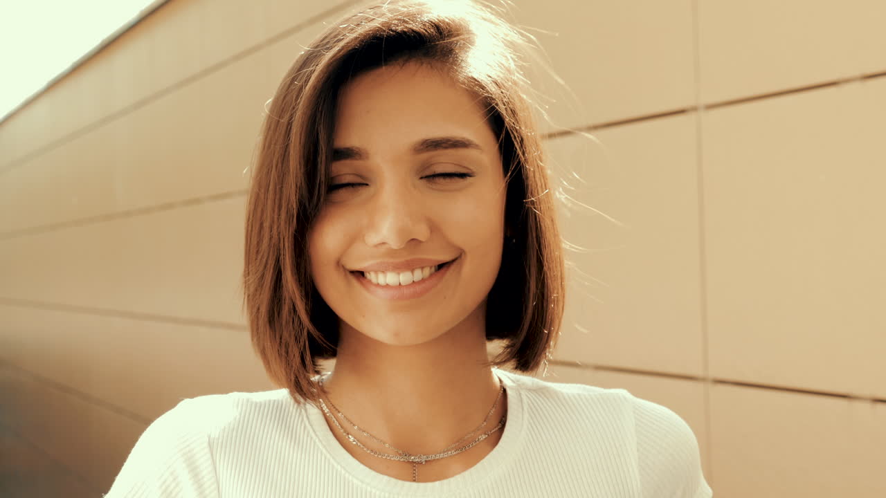 retrato de una joven sonriente