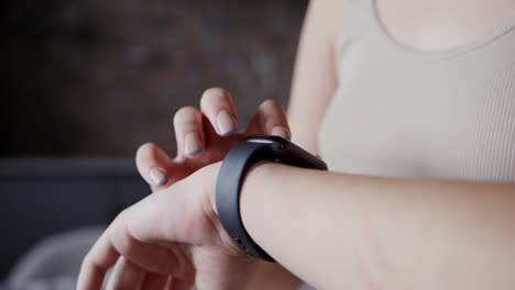 woman wearing a smartwatch