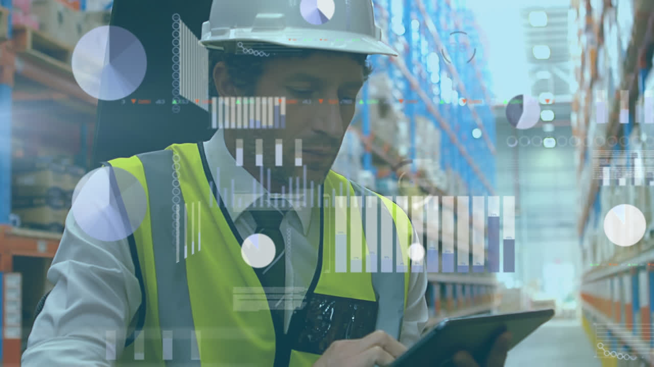 animación de procesamiento de datos financieros sobre caucásico de trabajador de almacén