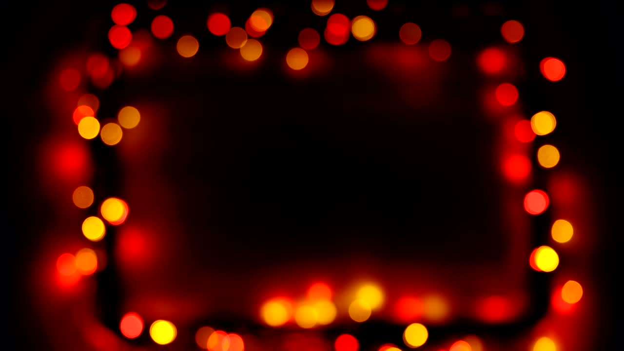 marco de luces de navidad en fondo de nieve