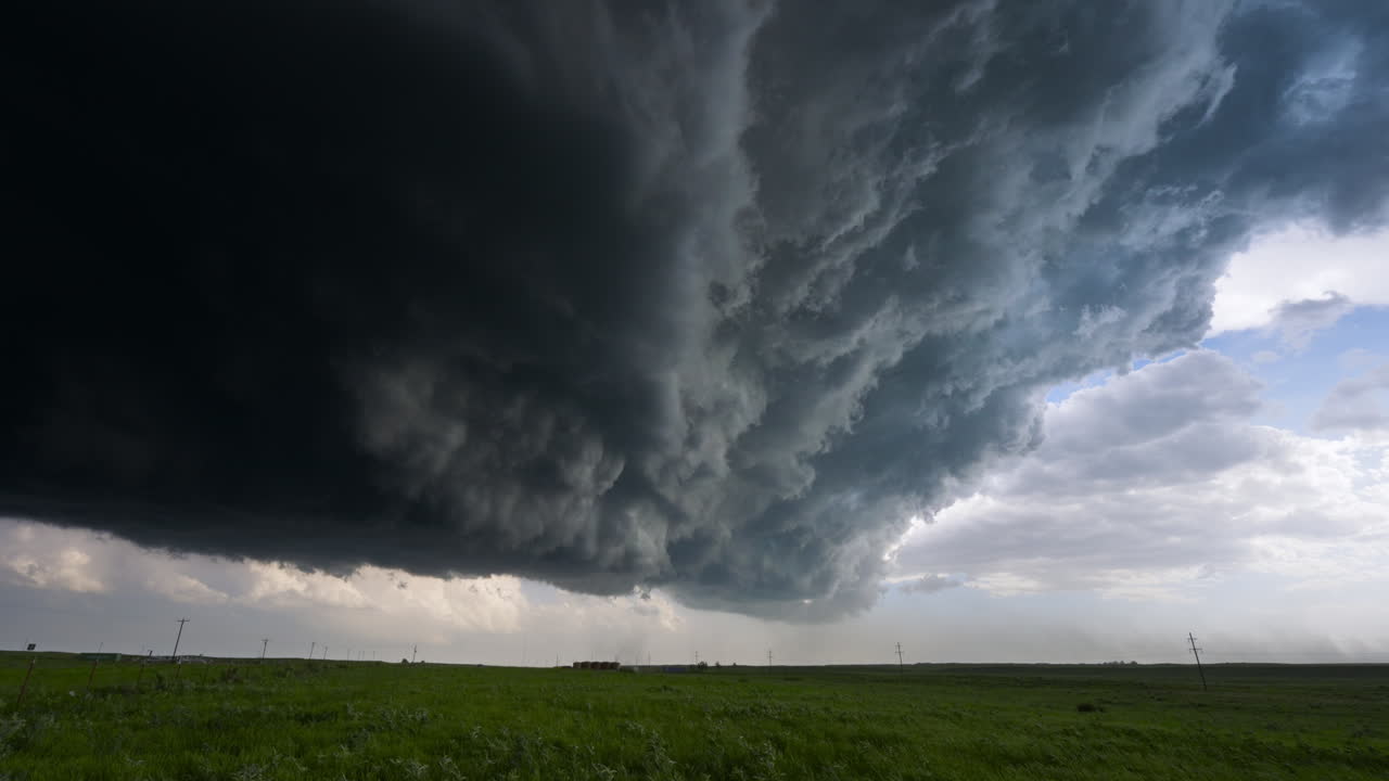 Powerful Storm Moves Overhead Amazing Textures Colours And Contrast In Fast Moving Clouds