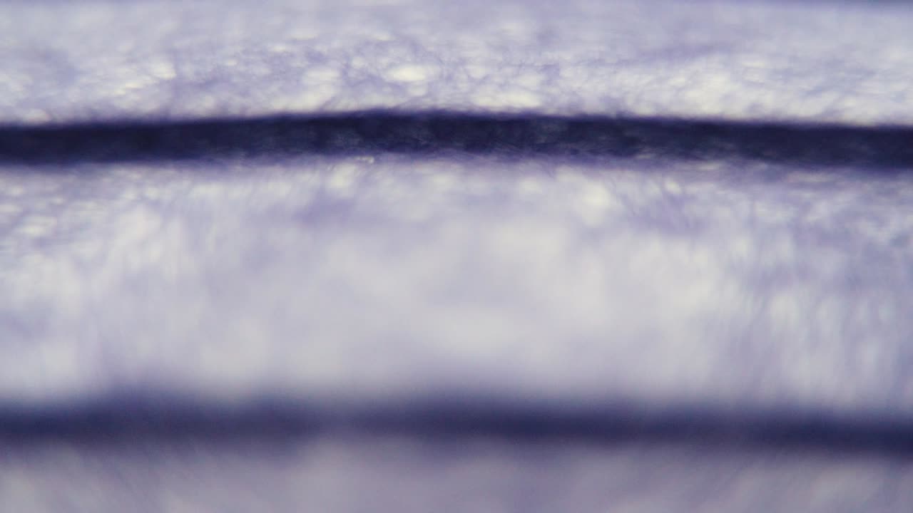 코로나 바이러스 마스크의 매크로 비디오, 근접으로 확대, 부드러운 움직임, 풀 hd, 느린 움직임 120fps