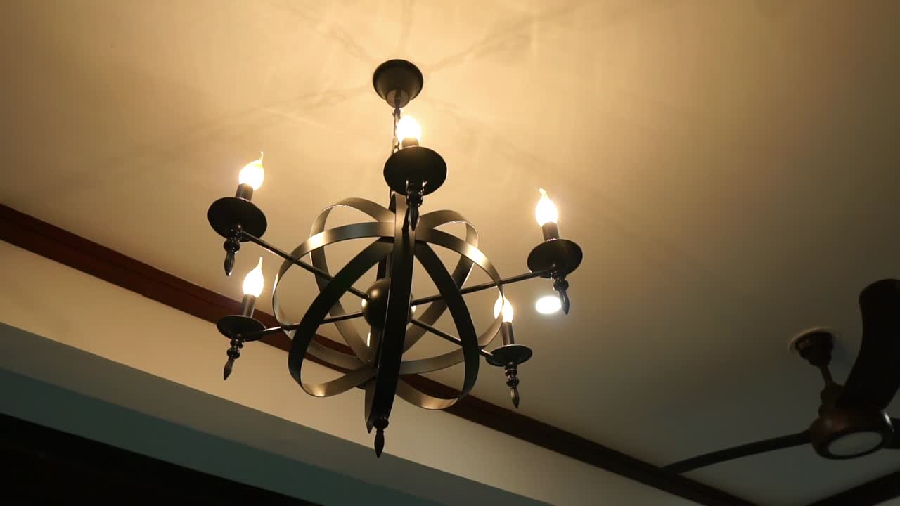 lámpara colgante de jaula de metal colgante