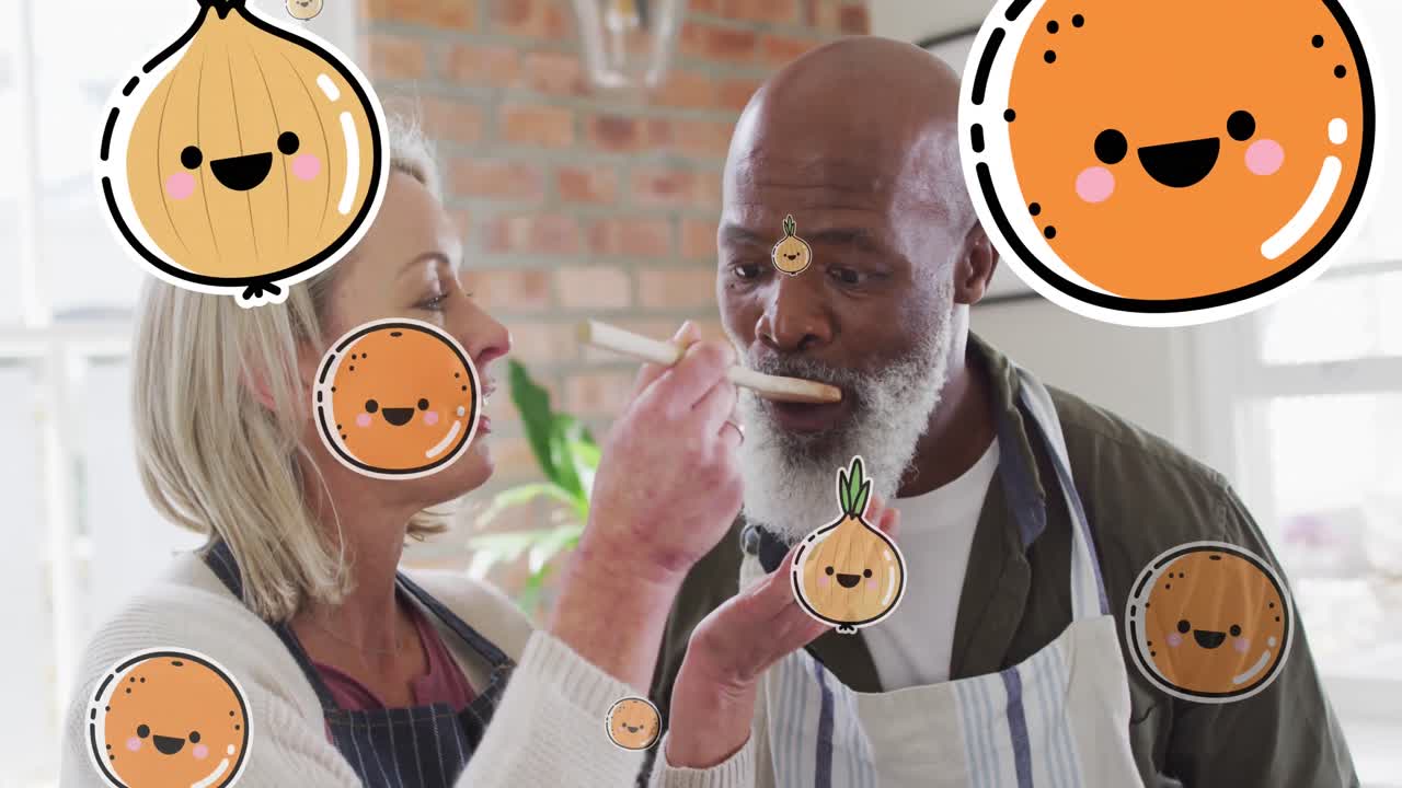 animación de iconos de comida sobre diversas parejas cocinando juntas