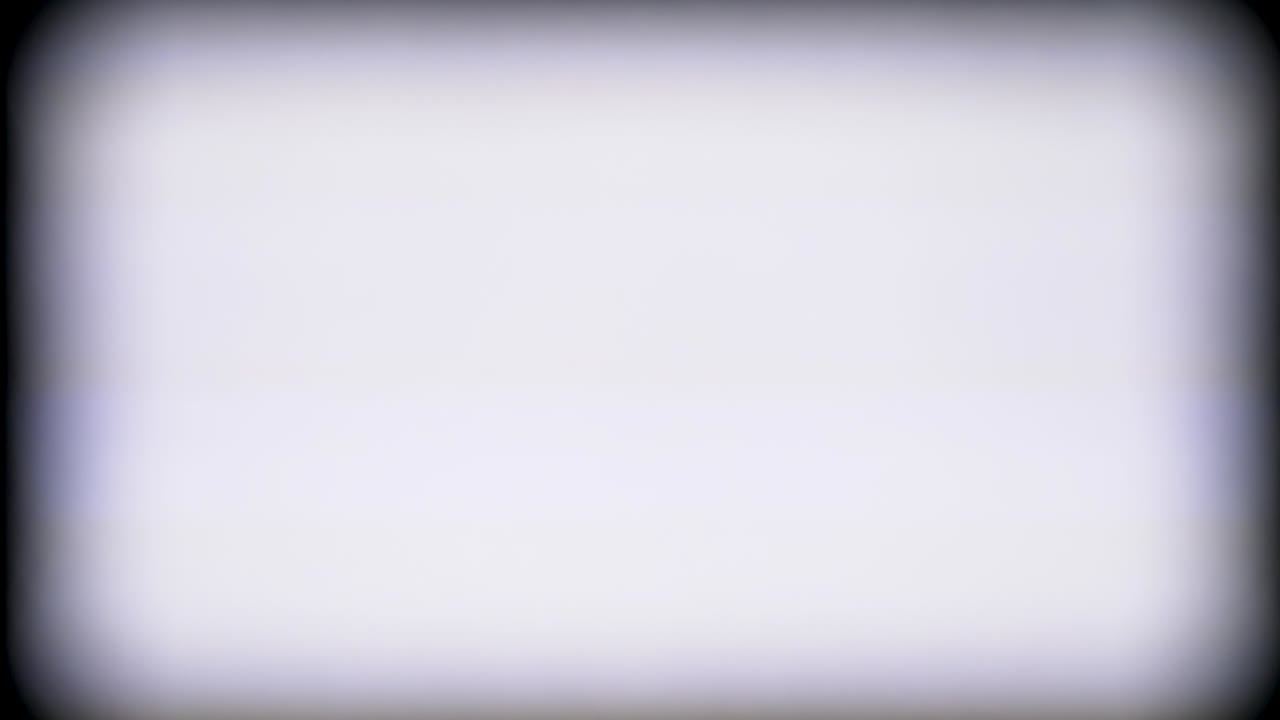 ruido de la televisión en borrón. pantalla de una televisión de época con interferencia y ruido blanco