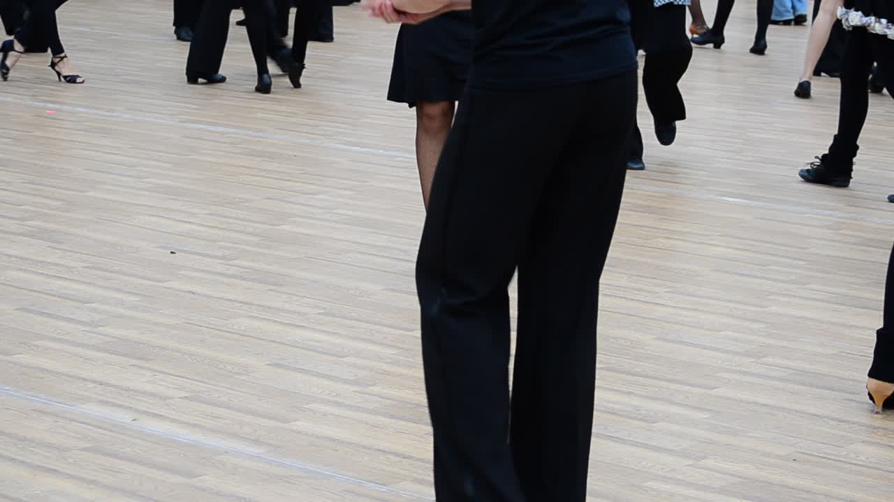 Allenamento di balli da sala. Persone e balli