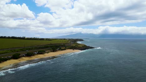 Sandy-Beach-Coastline-on-Tropical-Paradise-Island-of-Maui,-Hawaii---Aerial