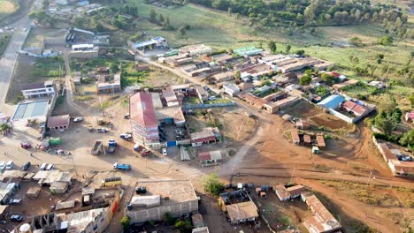 Luftbild-Von-Nairobi,-Kenia,-Skyline-Der-Stadt,-Ländliches-Dorf-Loitokitok