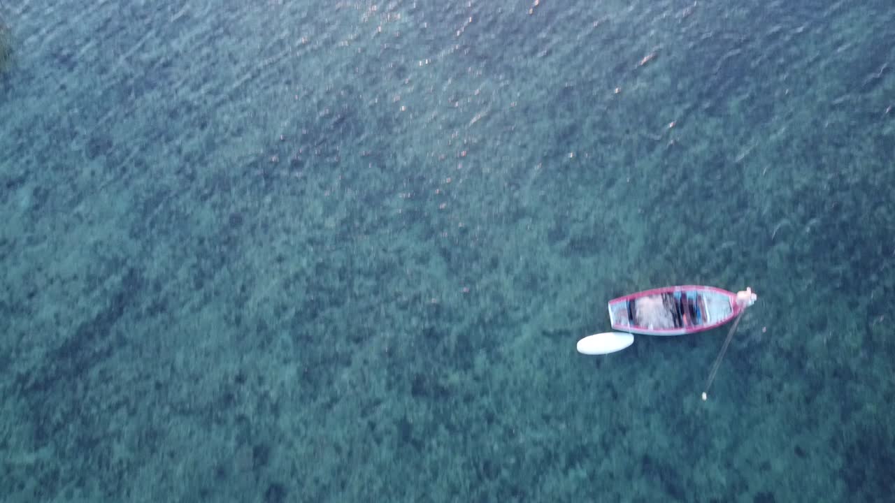 일부 보트 가 움직이는  ⁇  아래 시야