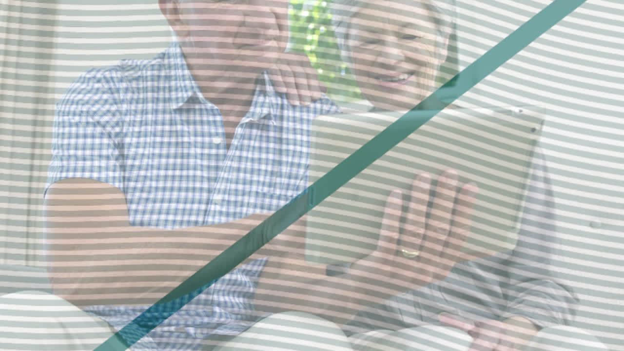 태블릿을 사용하여 고위 백인 커플에 대한 모양의 애니메이션