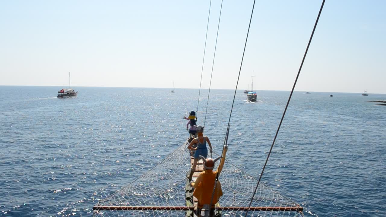 Le navire en mer