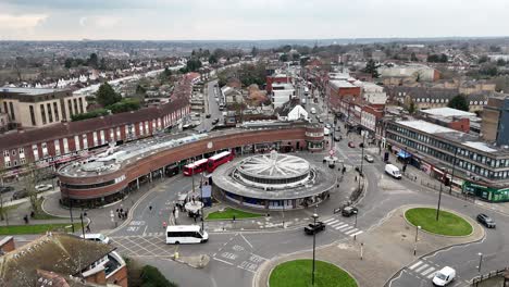 Southgate-Circus-London-Zurückziehen-Drohne-Luftaufnahme-Rückwärts-Enthüllung