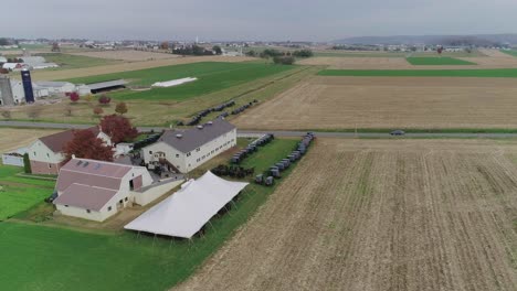 Amische-Hochzeit-Auf-Einer-Amischen-Farm,-Aufgenommen-Von-Einer-Drohne