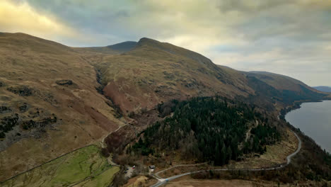 behold the awe-inspiring cumbrian scenery in a stunning video, featuring thirlmere lake and its majestic mountain backdrop