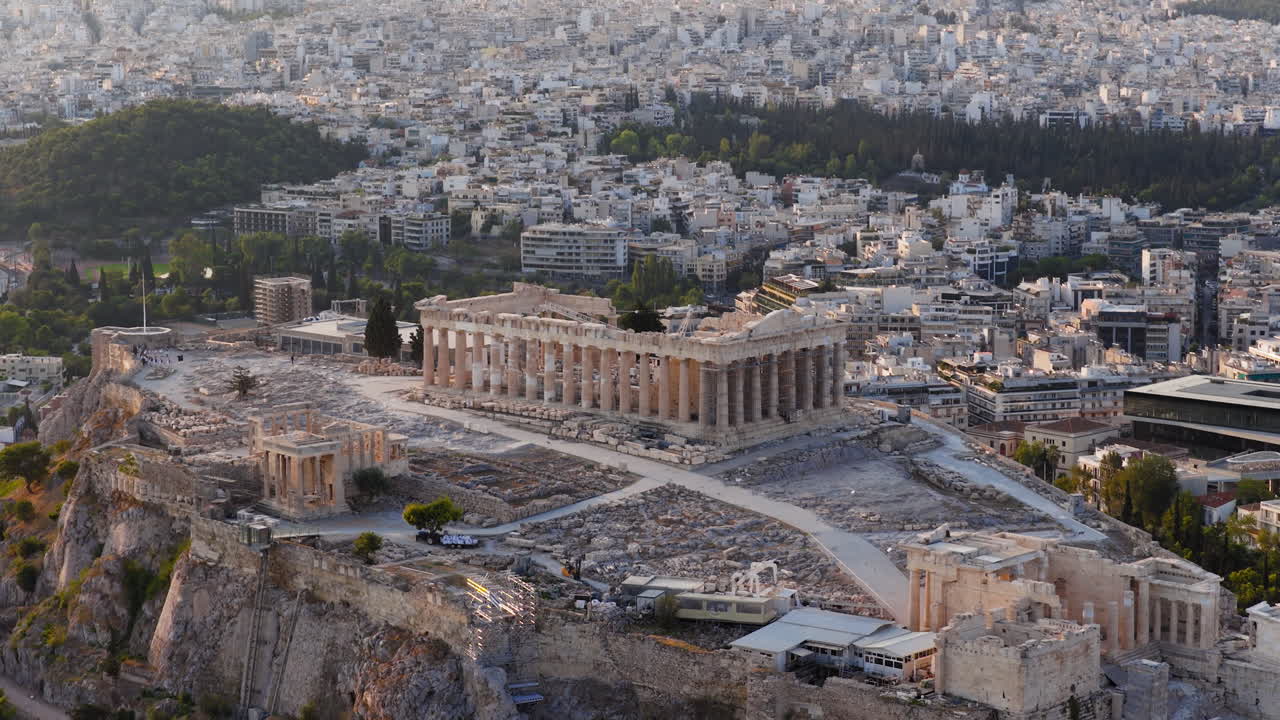 Partenone, antico tempio greco, Acropoli di Atene, Atene, Grecia, sito archeologico, drone aereo