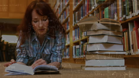 animación de ecuaciones matemáticas sobre una estudiante estudiando en la biblioteca