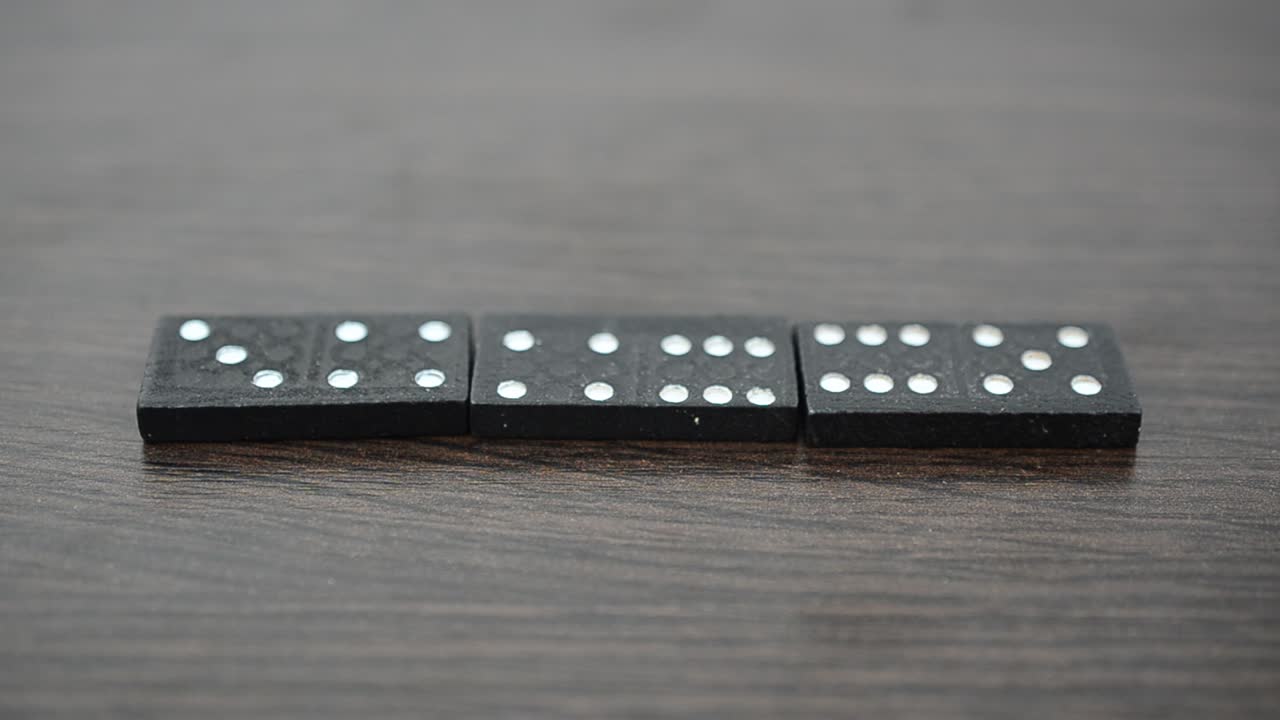 Spieltechnologie. Dominospiel.