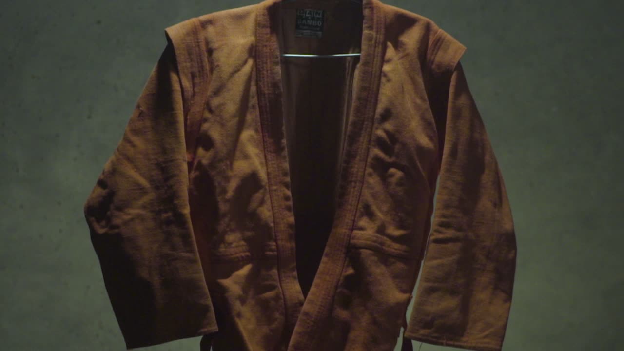 오렌지색 무술 유니폼