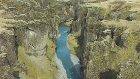 fjaðrárgljúfur canyon, iceland