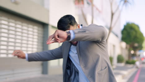 éxito, empleado y hombre al aire libre