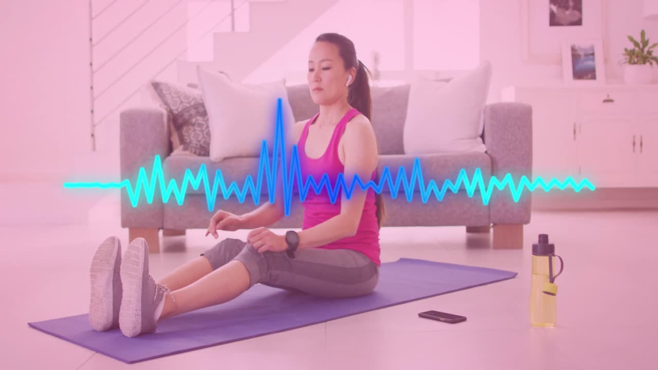 animación de la línea de la vida sobre mujeres biraciales practicando yoga