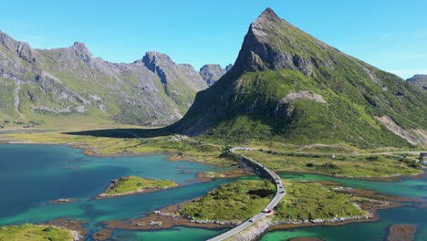 Fiordo-De-Las-Islas-Lofoten-Y-Ruta-Panorámica-En-Noruega,-Escandinavia---Circuito-Aéreo