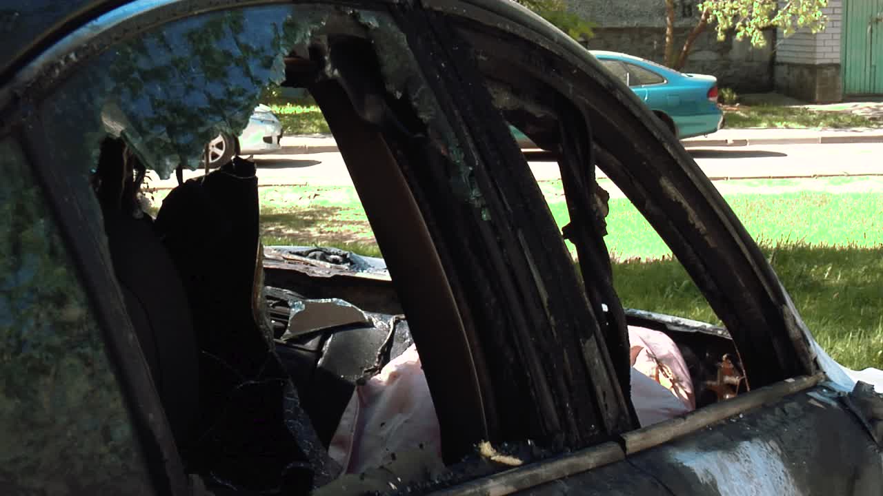 el coche despues del incendio