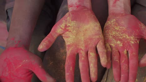 holi es un popular y antiguo festival hindú, originario de la india.