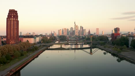 frankfurt skyline at sunrise