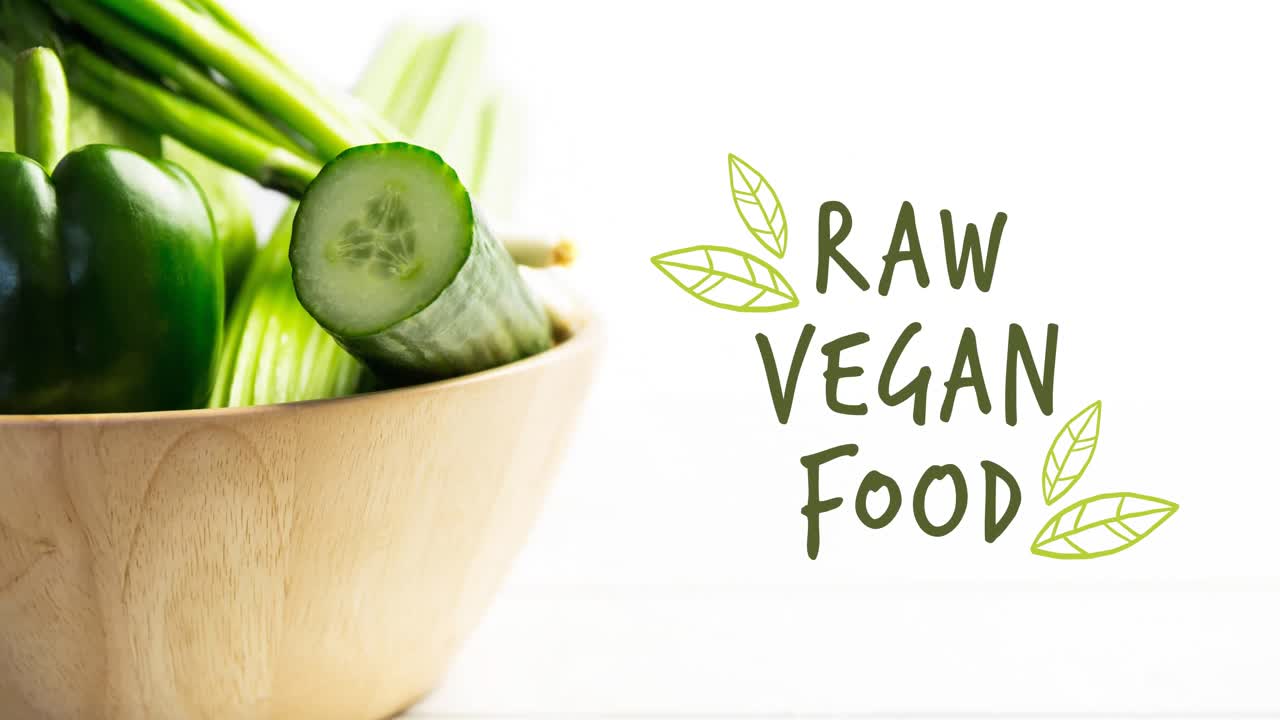 나무판에 신선한 유기농 채소  ⁇ 러드 그 ⁇  위에 녹색으로 된 원시 채식주의 텍스트의 애니메이션