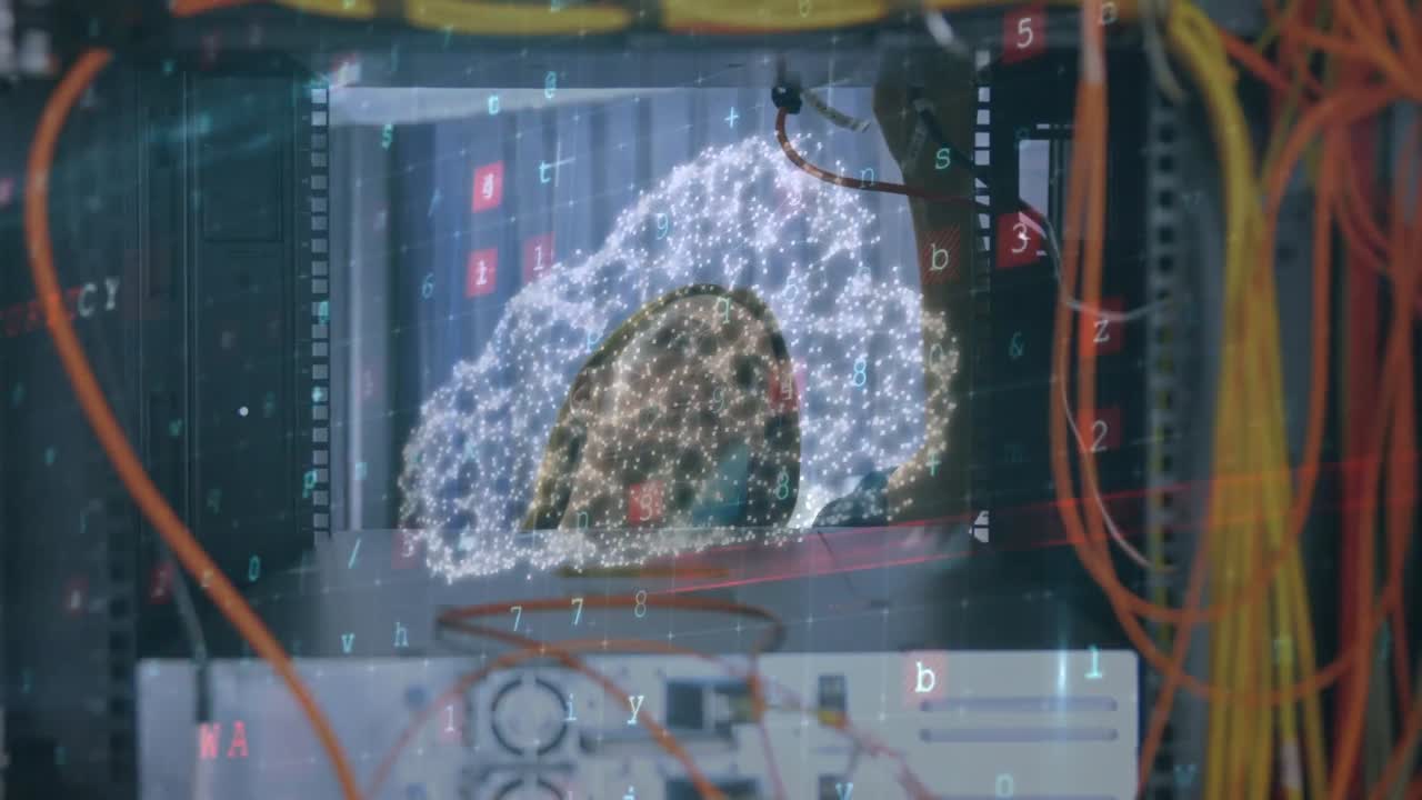 animación del procesamiento de datos digitales sobre mujeres caucásicas en la sala de servidores