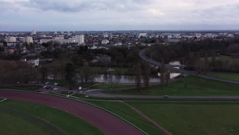 Luftaufnahme-Von-Caen-Mit-Blick-Auf-Die-Orne