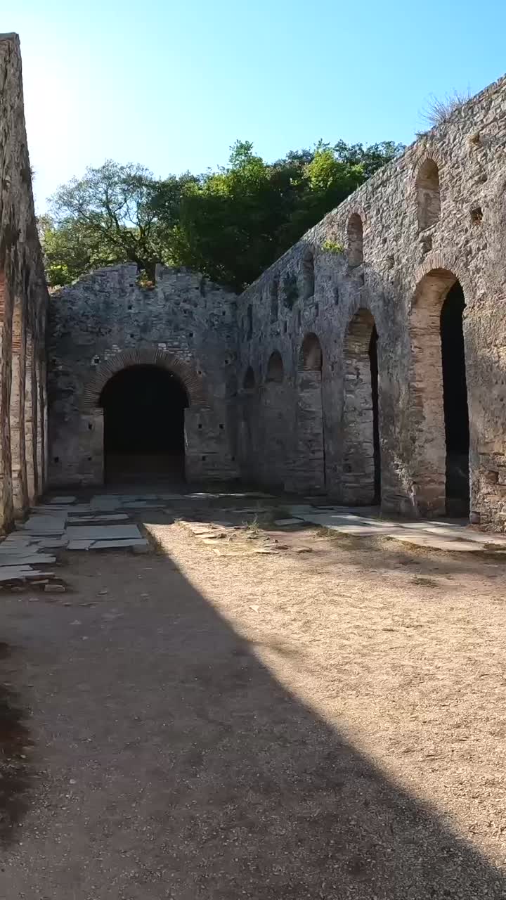 Antiche rovine di pietra e patrimonio architettonico