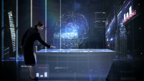 mujer de negocios usando una pantalla digital