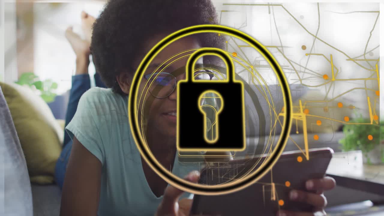Adolescente Tocando no Tablet, Ativando o Ícone de Cadeado com Círculos Confirmando o Bloqueio Digital