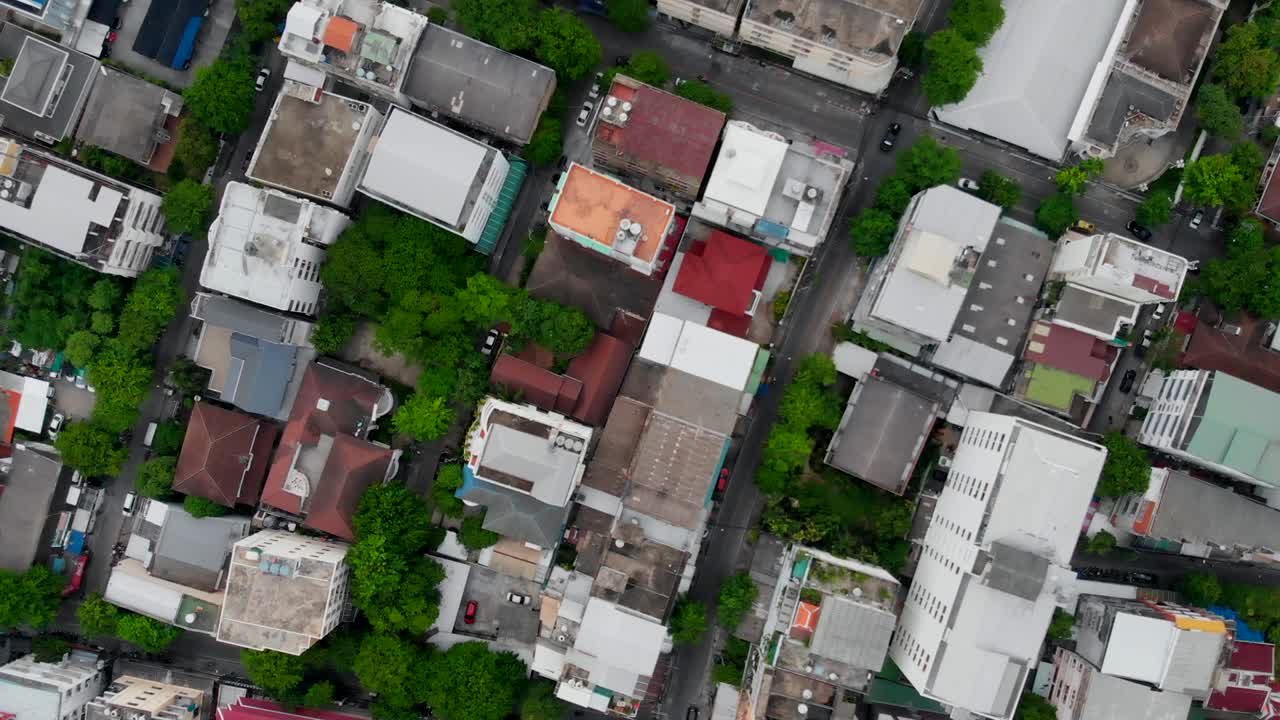 교차로를 밀집시니다.