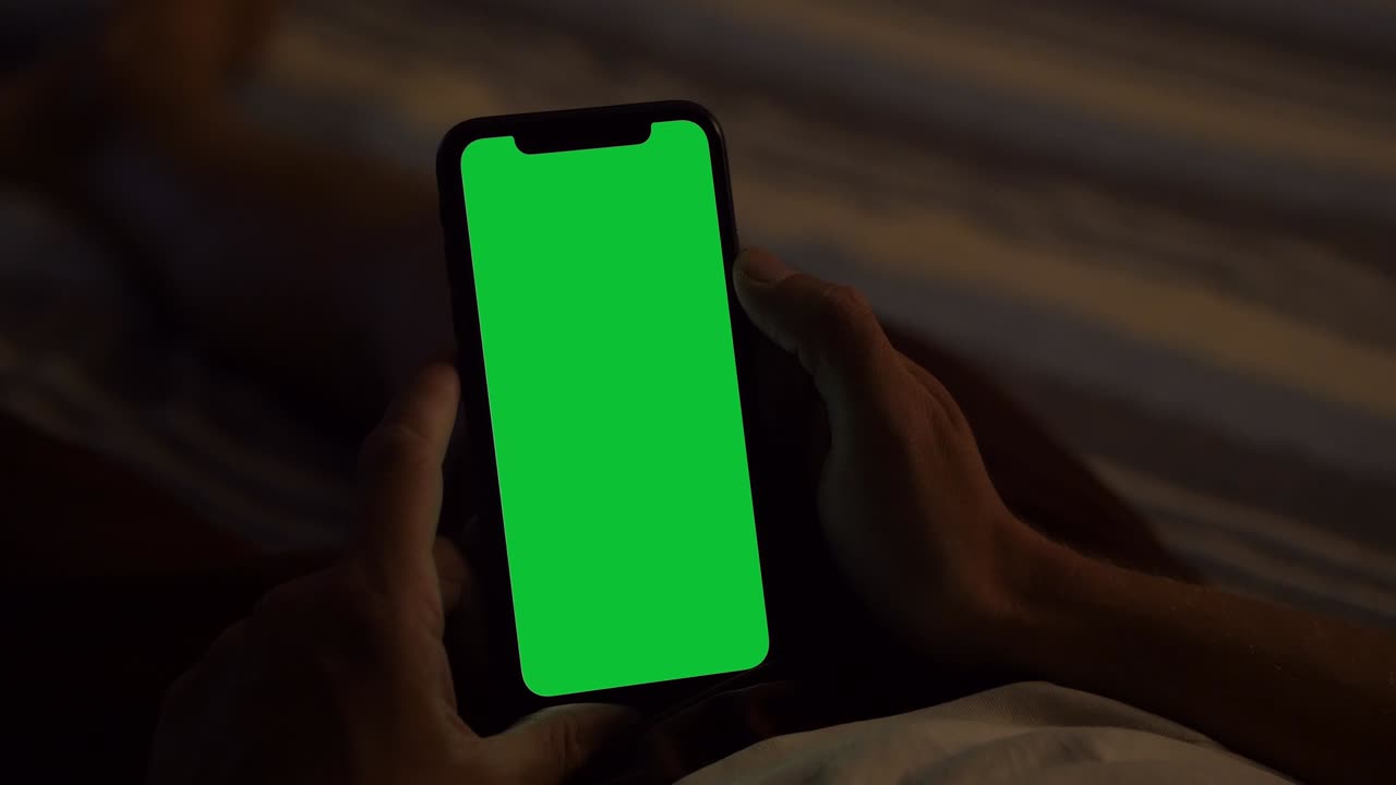 Holding and Single Tapping a Green Screen iPhone