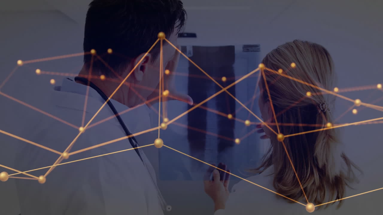 examinando rayos x con conexiones de red animación, los médicos se centran en el diagnóstico