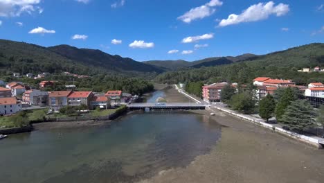 vista aérea del puente sobre el río maior en esteiro